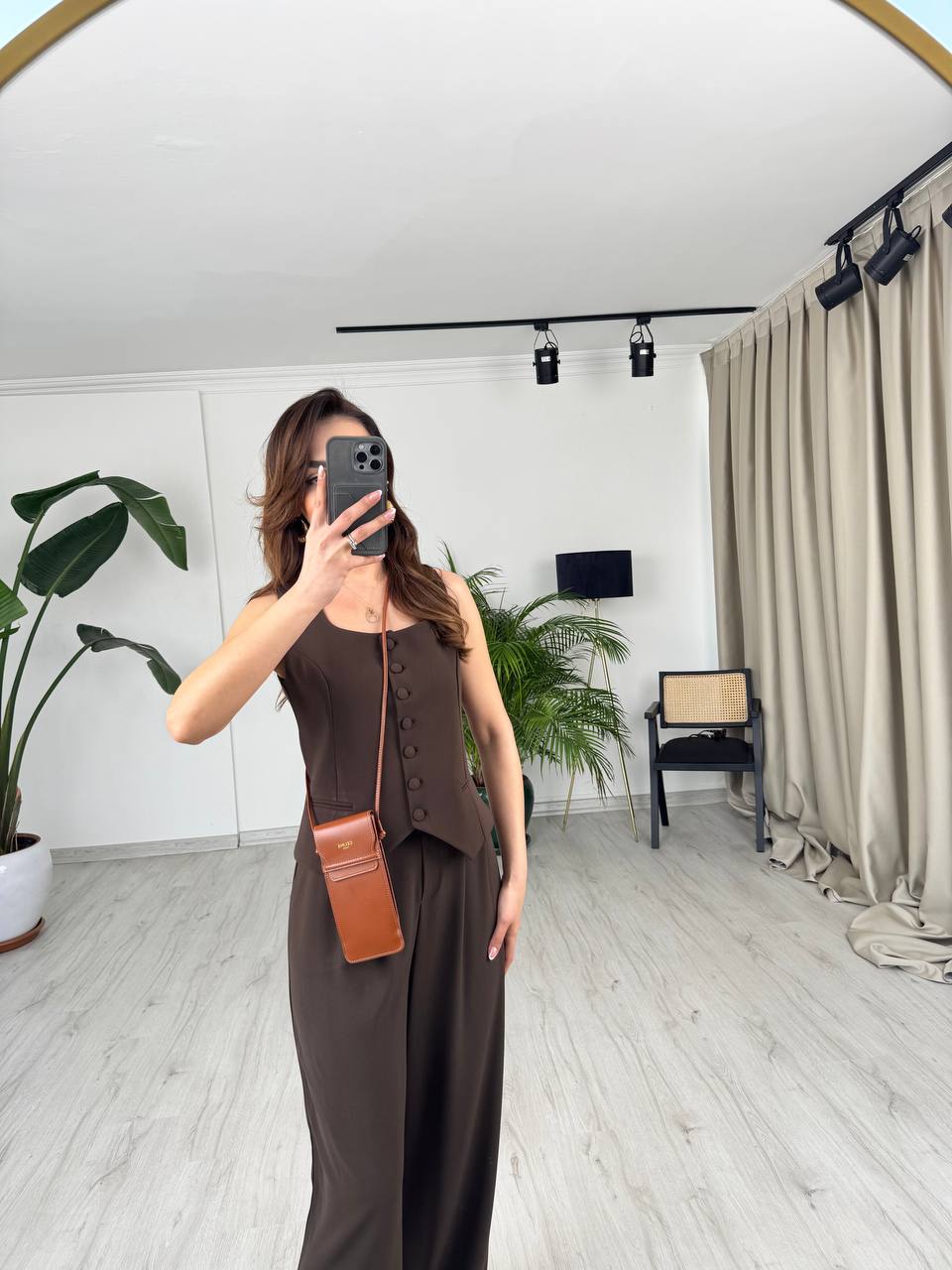 Kahverengi%20Top%20Düğmeli%20Premium%20İpekli%20Krep%20Kumaş%20Pantolon%20Yelek%20Takım