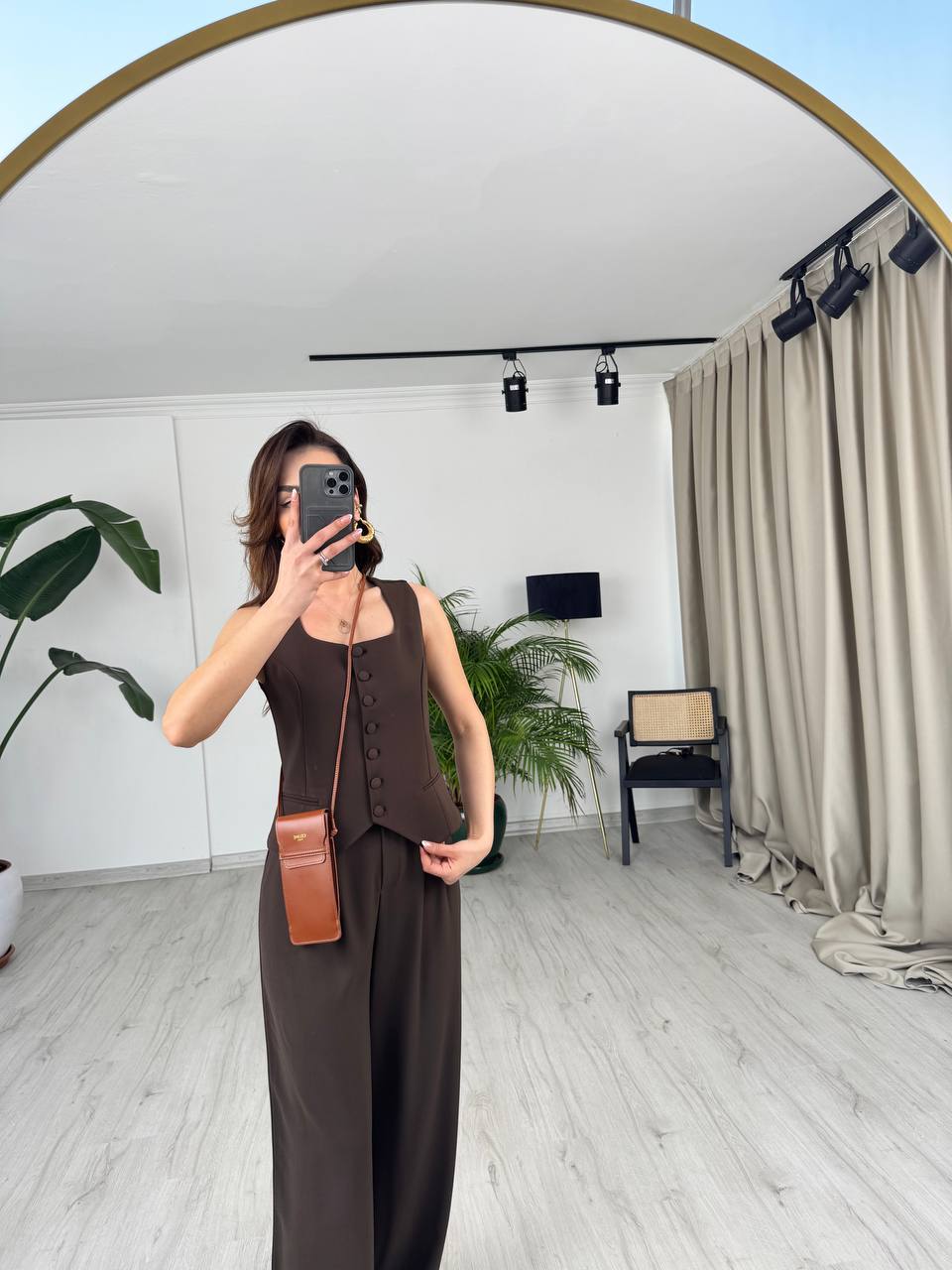 Kahverengi%20Top%20Düğmeli%20Premium%20İpekli%20Krep%20Kumaş%20Pantolon%20Yelek%20Takım