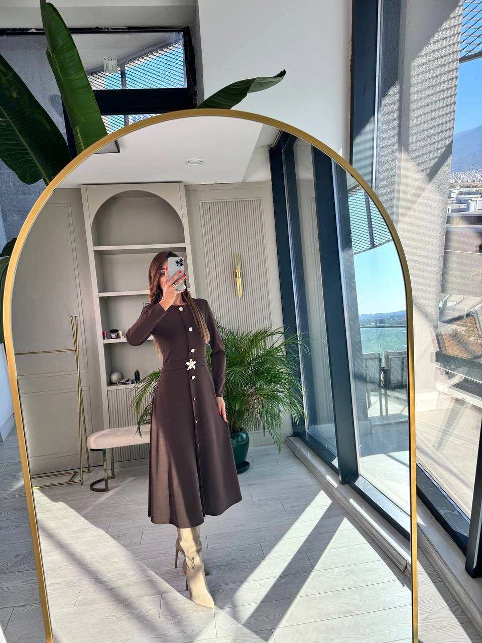 Kahverengi%20Gold%20Düğme%20Detaylı%20Krep%20Kumaş%20Elbise