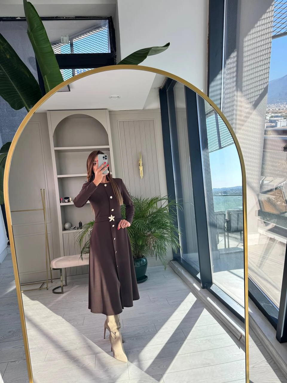 Kahverengi%20Gold%20Düğme%20Detaylı%20Krep%20Kumaş%20Elbise