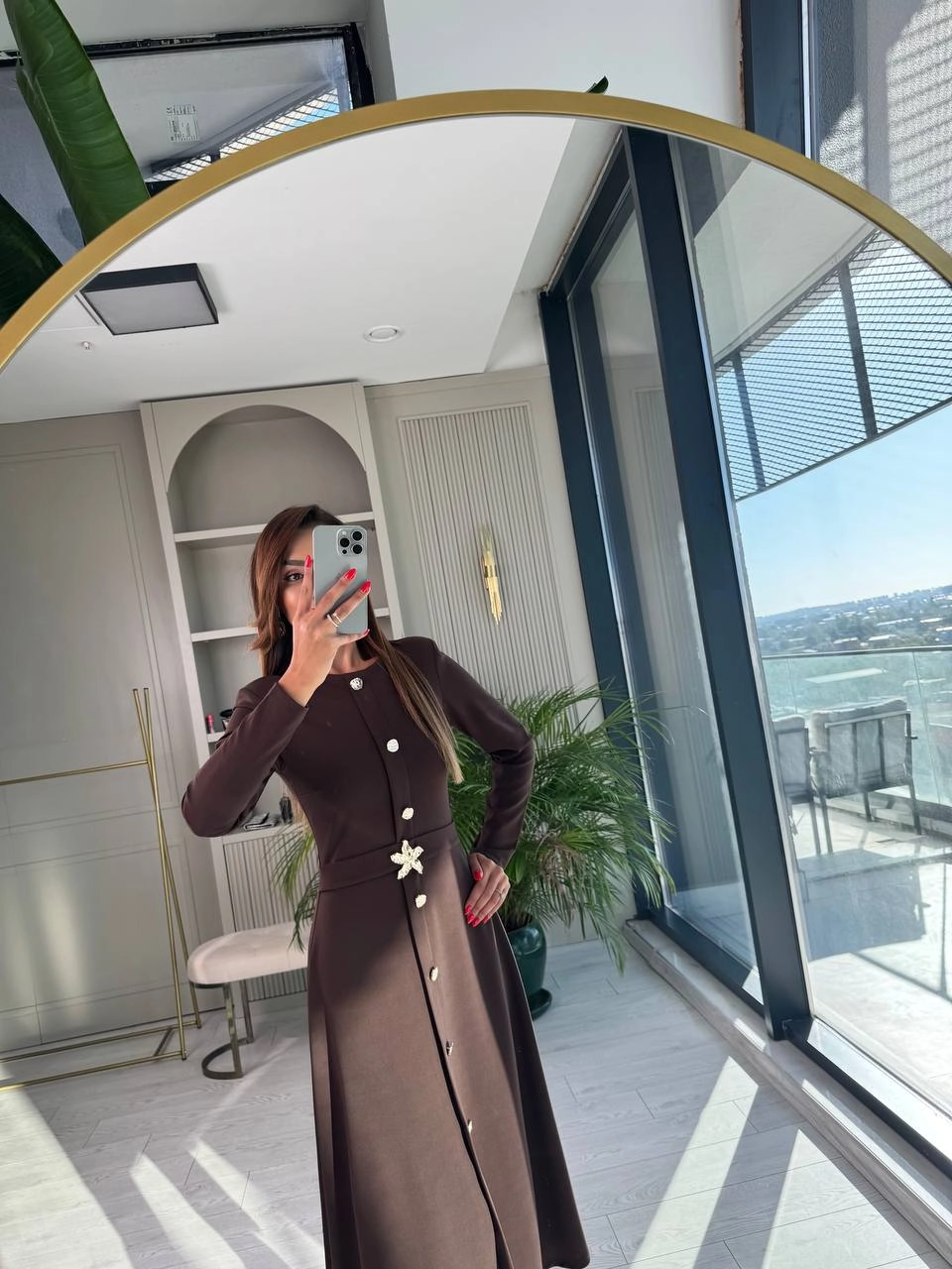 Kahverengi%20Gold%20Düğme%20Detaylı%20Krep%20Kumaş%20Elbise