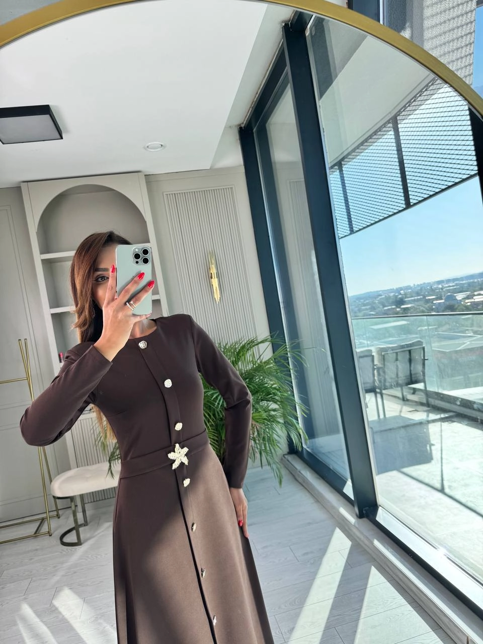 Kahverengi%20Gold%20Düğme%20Detaylı%20Krep%20Kumaş%20Elbise