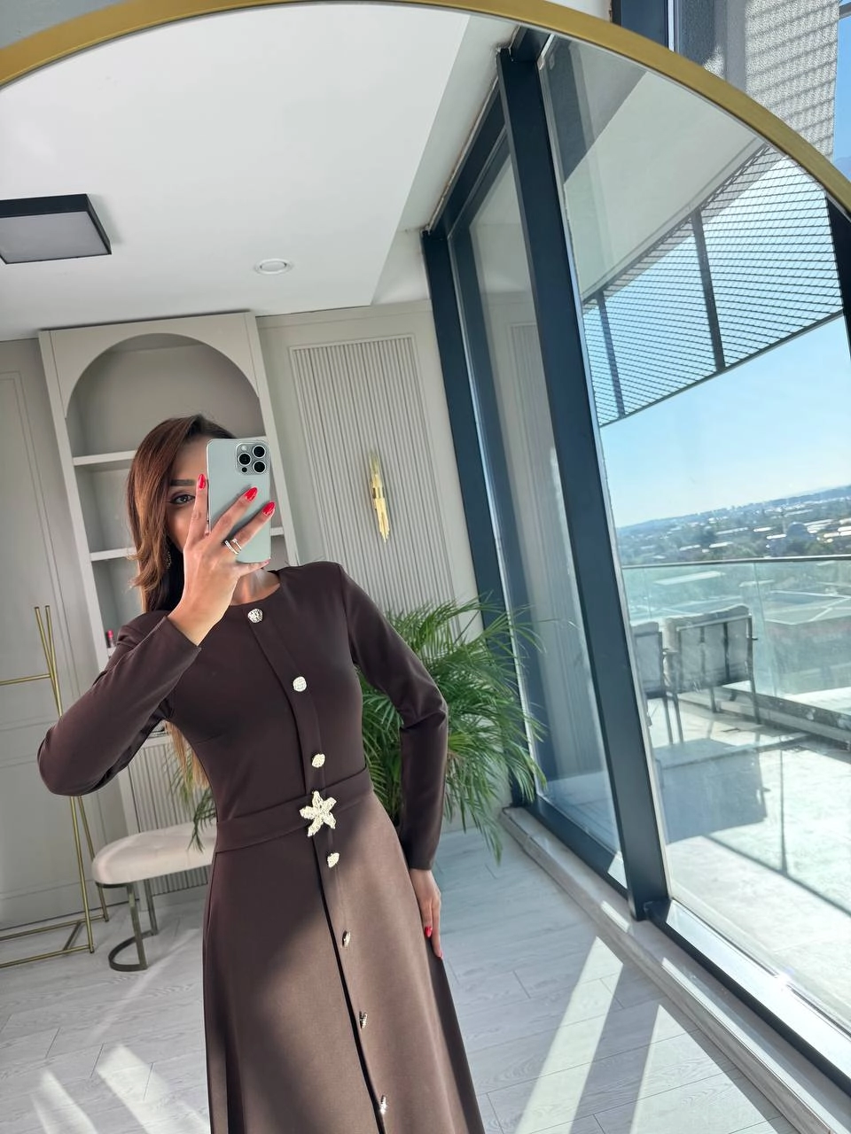 Kahverengi%20Gold%20Düğme%20Detaylı%20Krep%20Kumaş%20Elbise