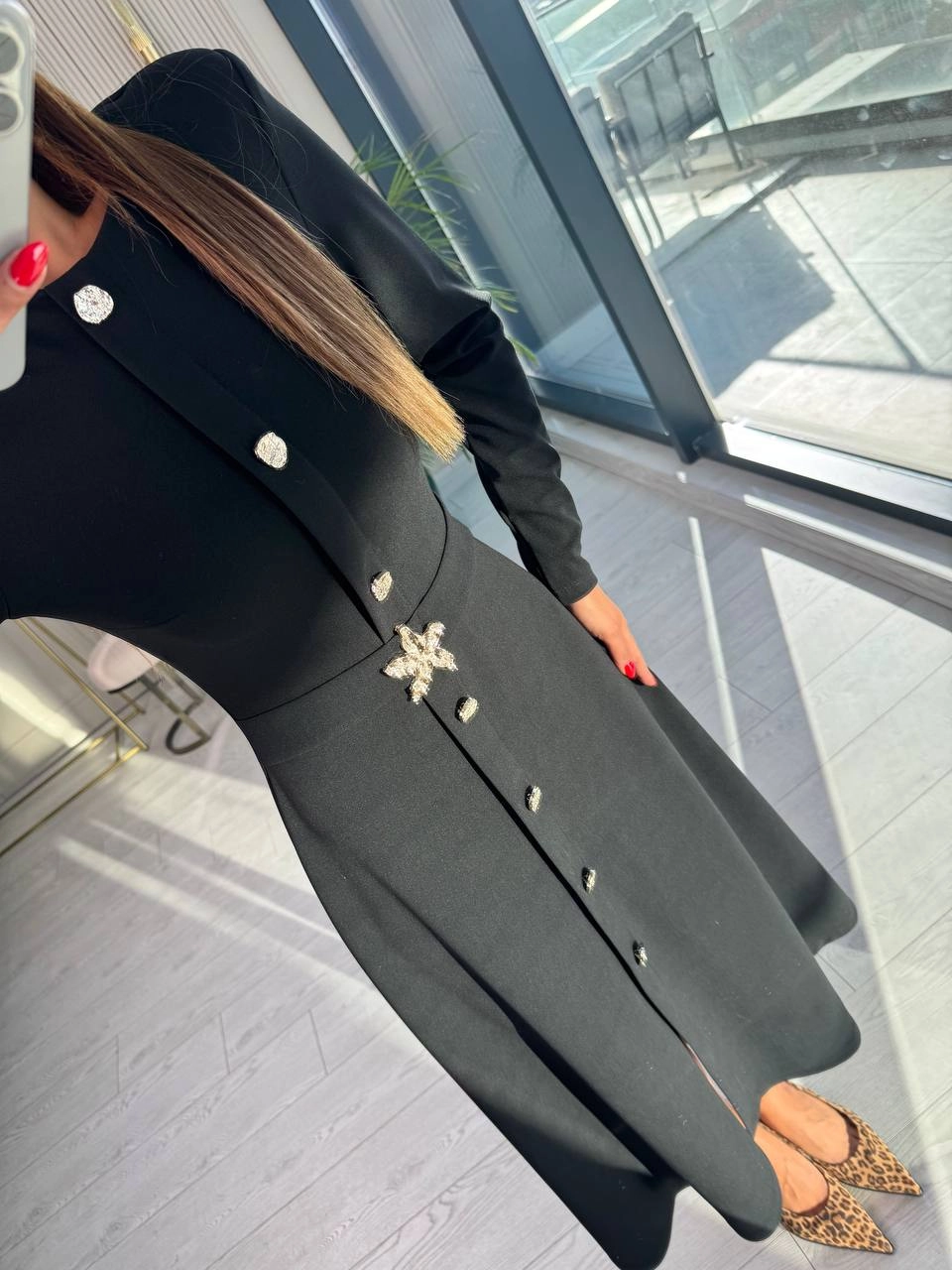 Siyah%20Gold%20Düğme%20Detaylı%20Krep%20Kumaş%20Elbise