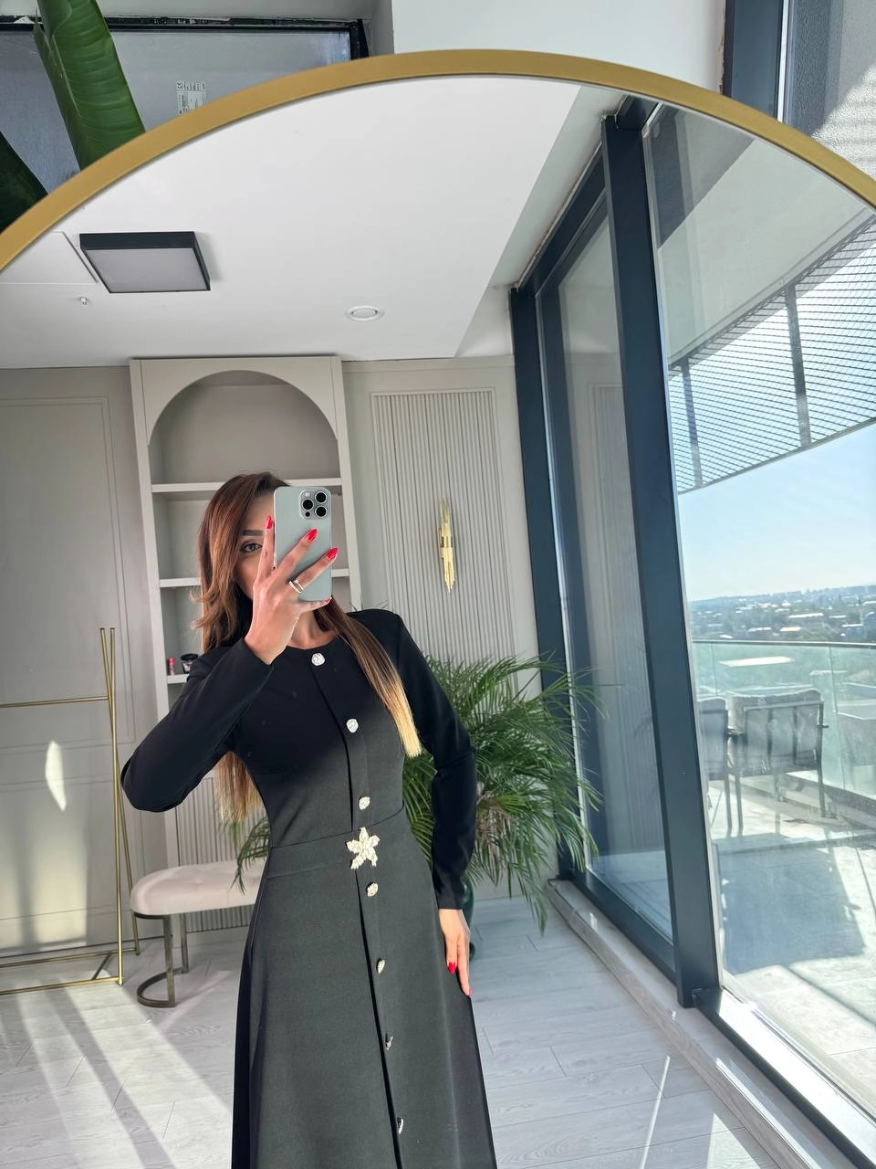 Siyah%20Gold%20Düğme%20Detaylı%20Krep%20Kumaş%20Elbise