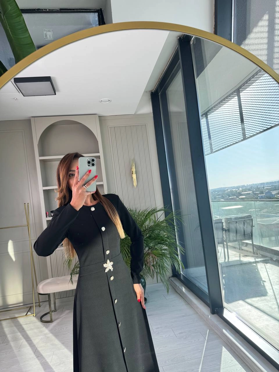 Siyah%20Gold%20Düğme%20Detaylı%20Krep%20Kumaş%20Elbise