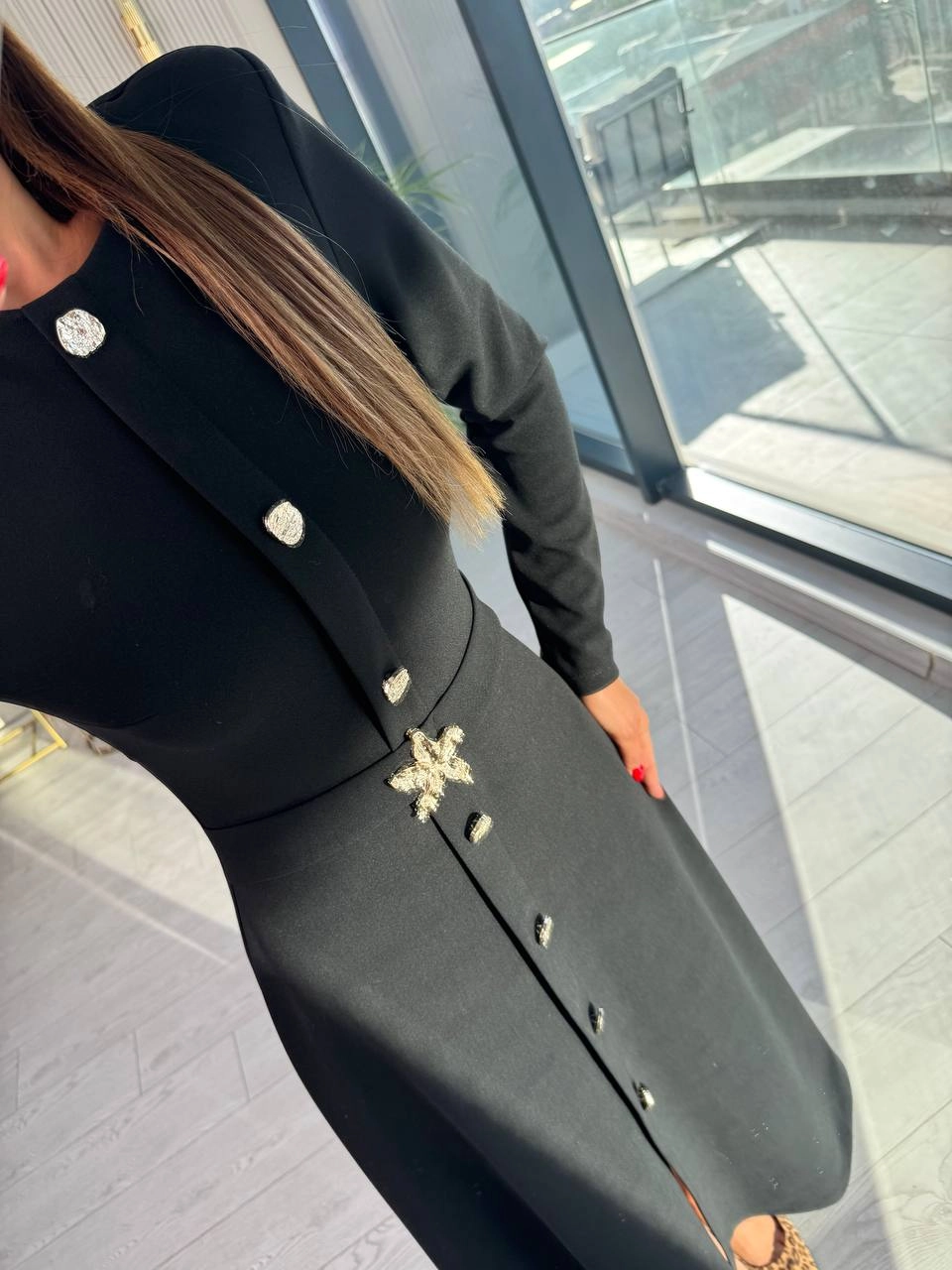 Siyah%20Gold%20Düğme%20Detaylı%20Krep%20Kumaş%20Elbise