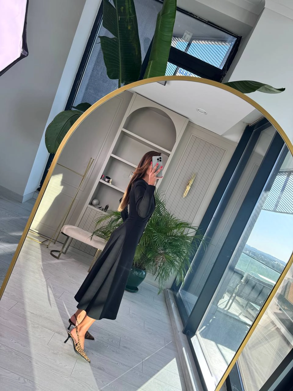 Siyah%20Gold%20Düğme%20Detaylı%20Krep%20Kumaş%20Elbise