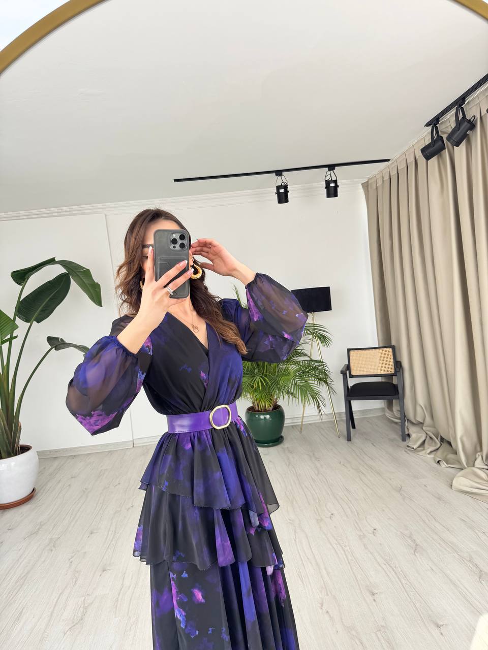 Tasarım%20Mor%20Desenli%20Şifon%20Kemerli%20Astarlı%20Eteği%20Kat%20Kat%20Asimetrik%20Kesim%20Elbise