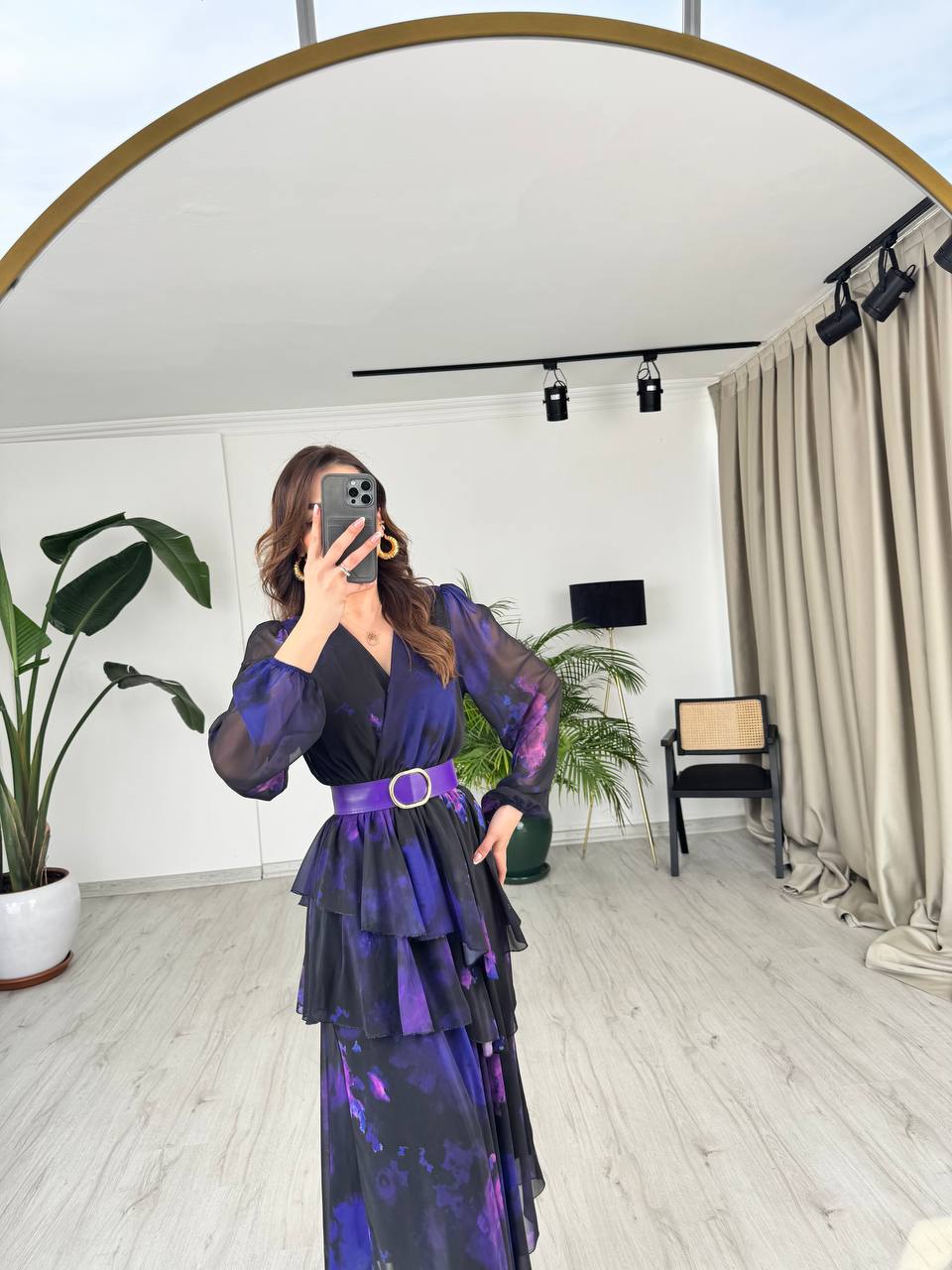 Tasarım%20Mor%20Desenli%20Şifon%20Kemerli%20Astarlı%20Eteği%20Kat%20Kat%20Asimetrik%20Kesim%20Elbise