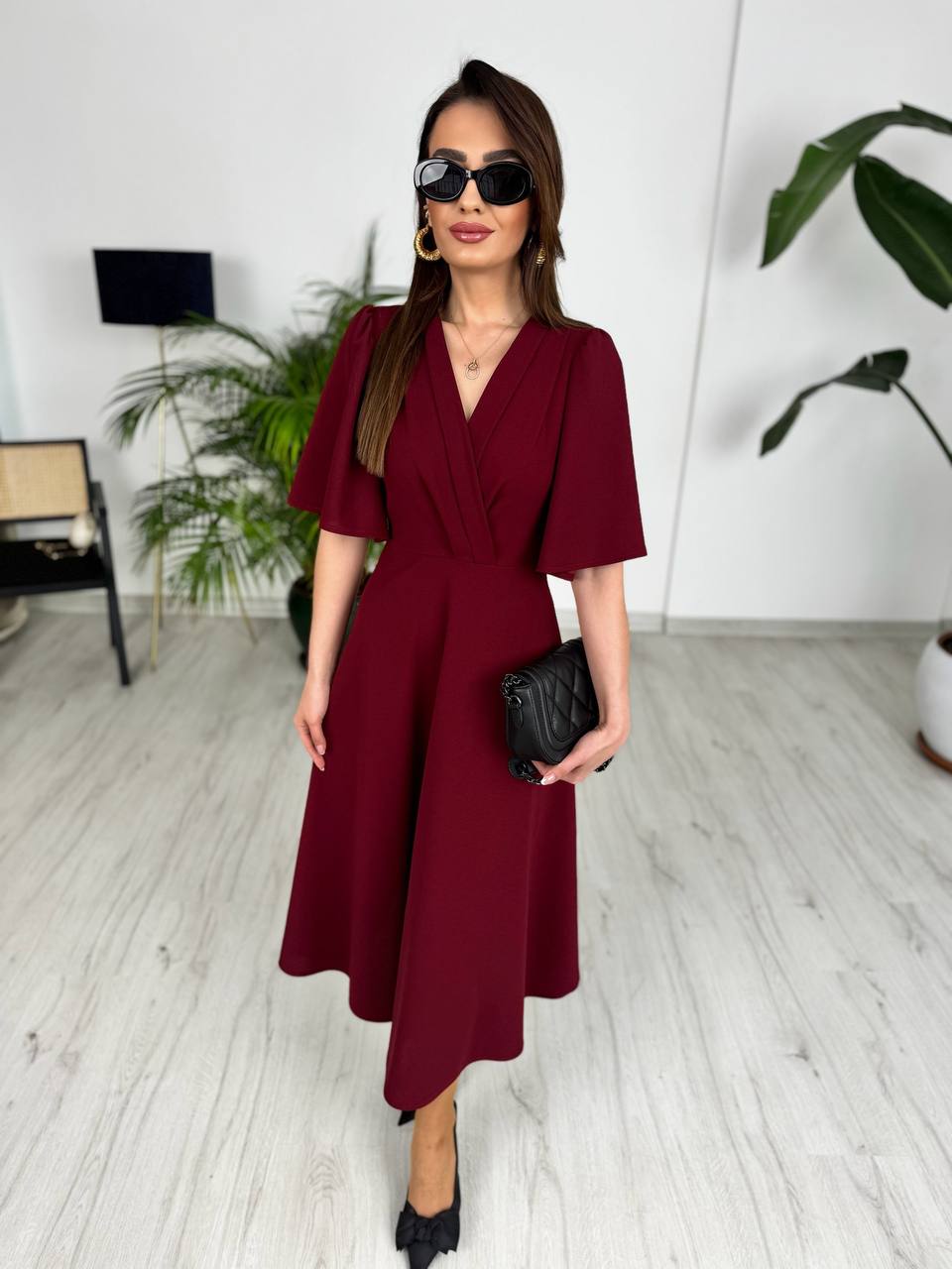 Bordo%20Kol%20Detay%20Krep%20Kumaş%20Elbise