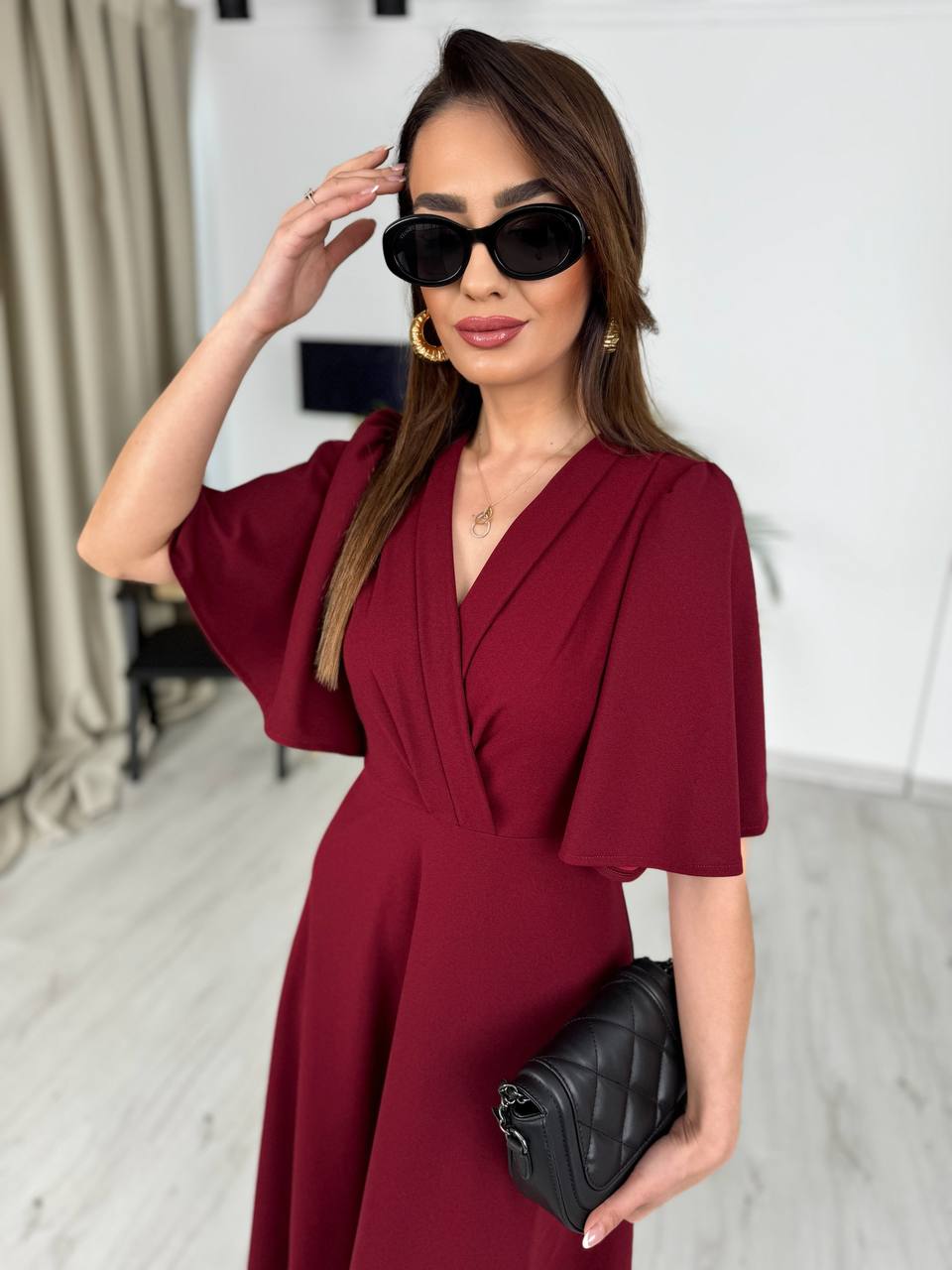 Bordo%20Kol%20Detay%20Krep%20Kumaş%20Elbise