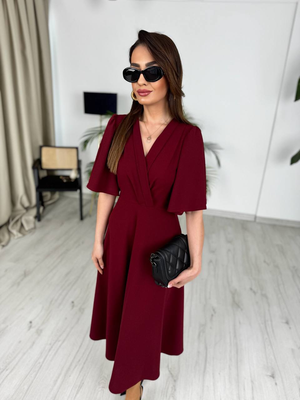Bordo%20Kol%20Detay%20Krep%20Kumaş%20Elbise