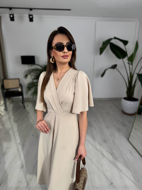 Bej%20Kol%20Detay%20Krep%20Kumaş%20Elbise