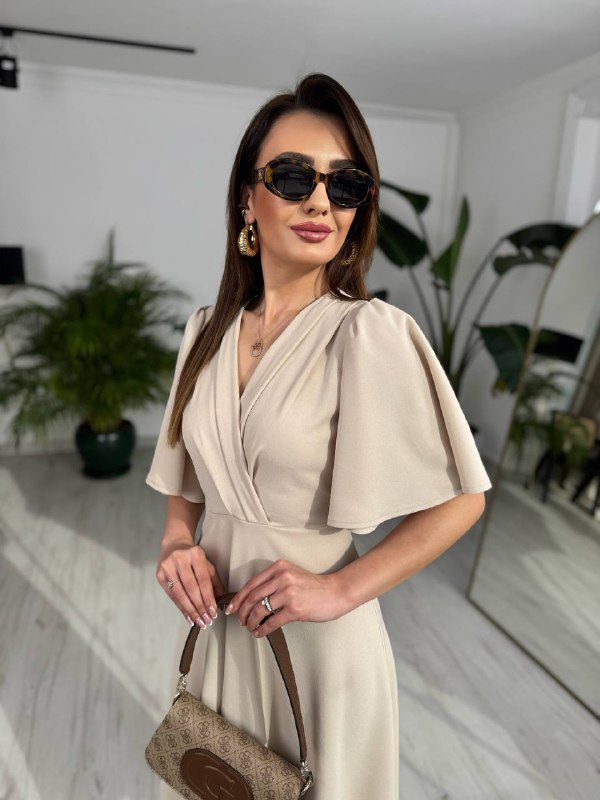 Bej%20Kol%20Detay%20Krep%20Kumaş%20Elbise