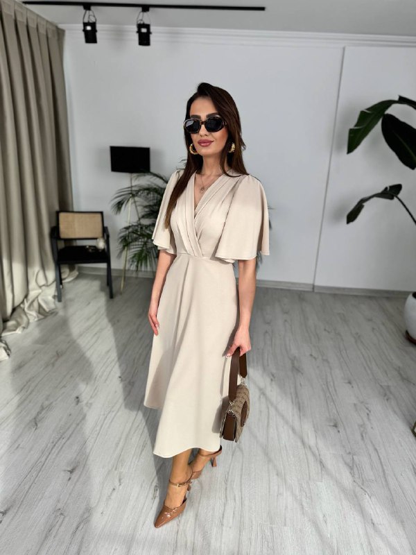 Bej%20Kol%20Detay%20Krep%20Kumaş%20Elbise