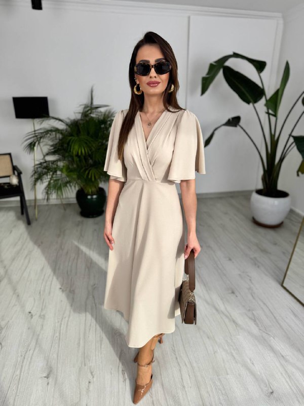 Bej%20Kol%20Detay%20Krep%20Kumaş%20Elbise