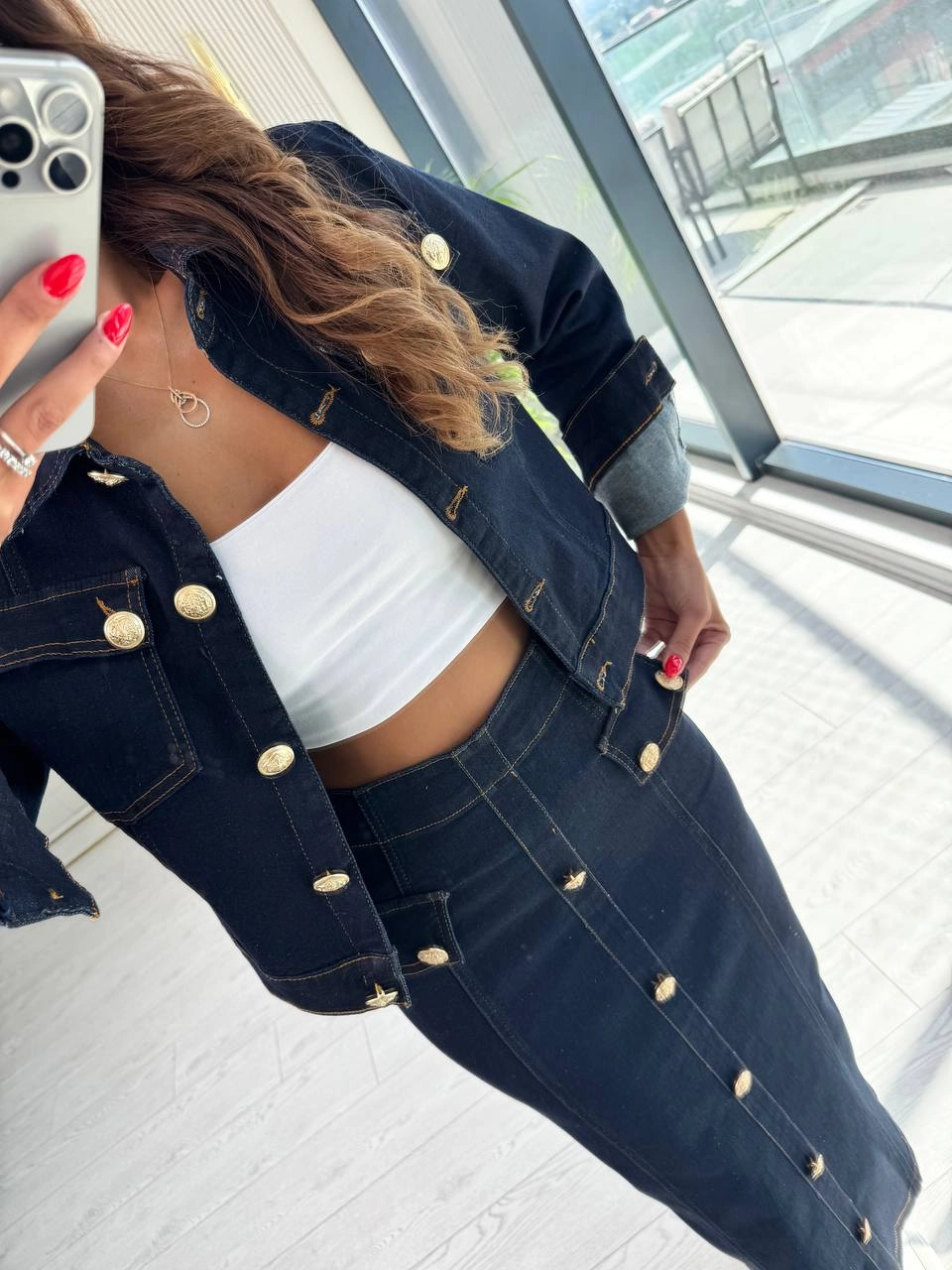 Gold%20Düğme%20Detaylı%20Likralı%20Etek%20Ceket%20Jean%20Takım