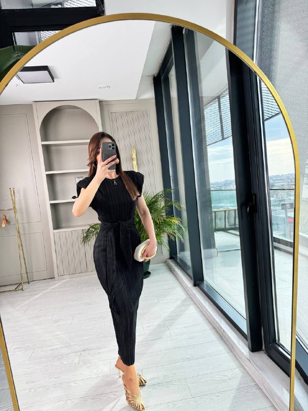 Siyah%20Vatkalı%20Astarlı%20Piliseli%20Kumaş%20Elbise
