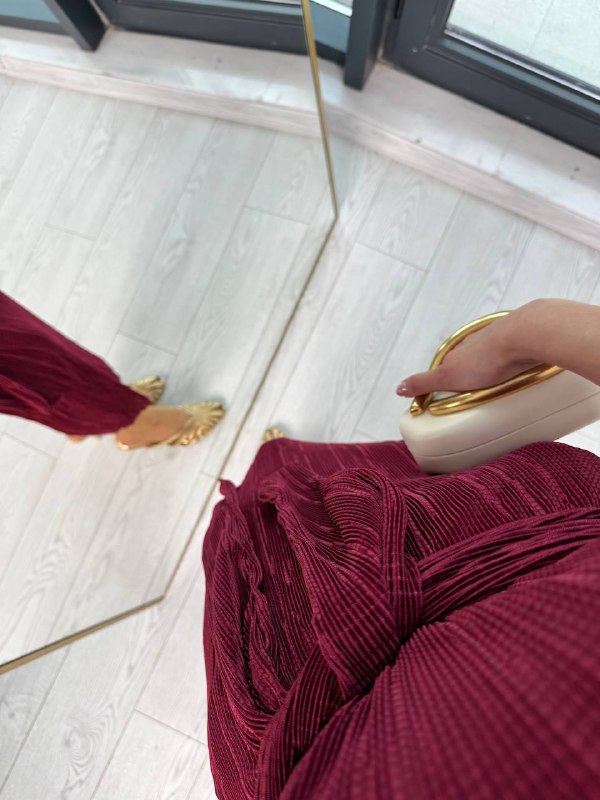 Bordo%20Vatkalı%20Astarlı%20Piliseli%20Kumaş%20Elbise
