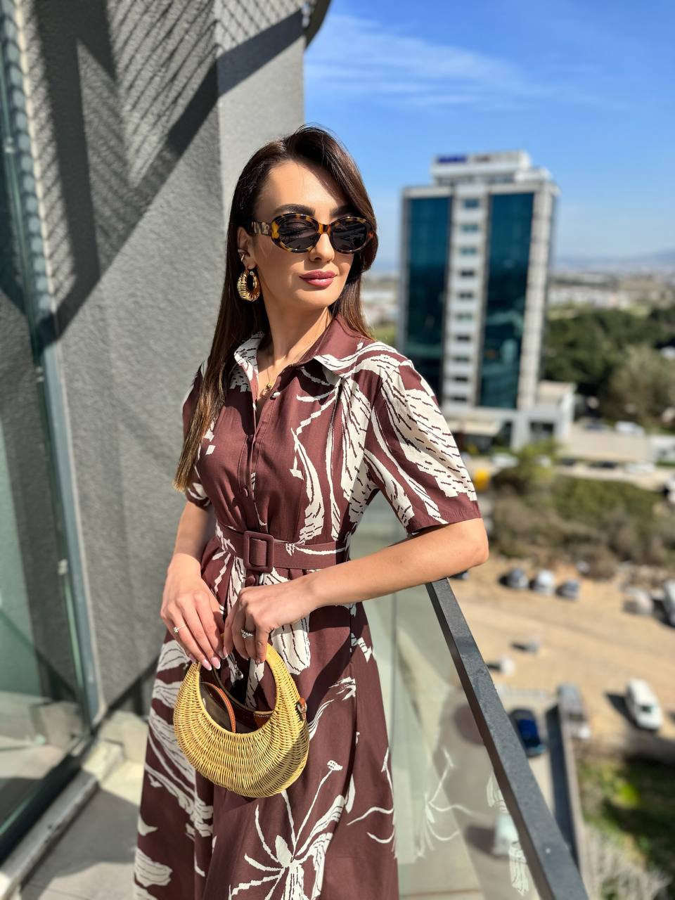 Kahverengi%20Desenli%20Kemerli%20Premium%20Poplin%20Kumaş%20Gömlek%20Elbise