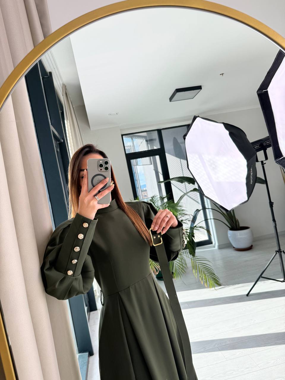 Haki%20Kemerli%20Lüks%20Kalite%20Atlas%20Kumaş%20Kol%20Detay%20Elbise