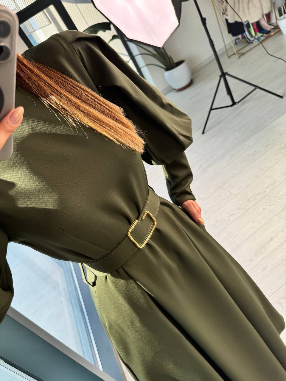 Haki%20Kemerli%20Lüks%20Kalite%20Atlas%20Kumaş%20Kol%20Detay%20Elbise