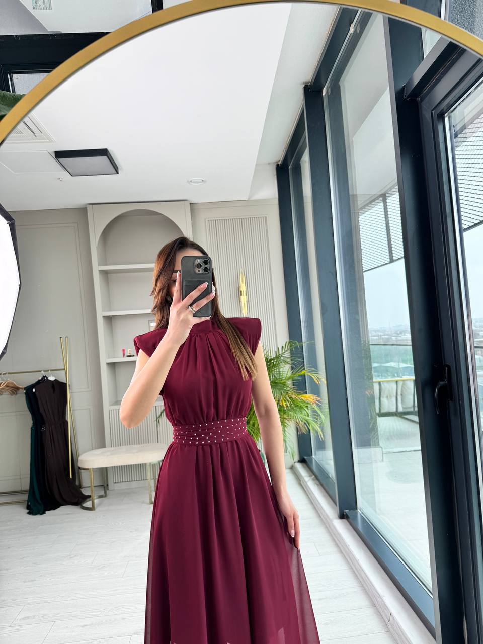 Bordo%20Taşlı%20Kuşak%20Detaylı%20Astarlı%20Şifon%20Elbise