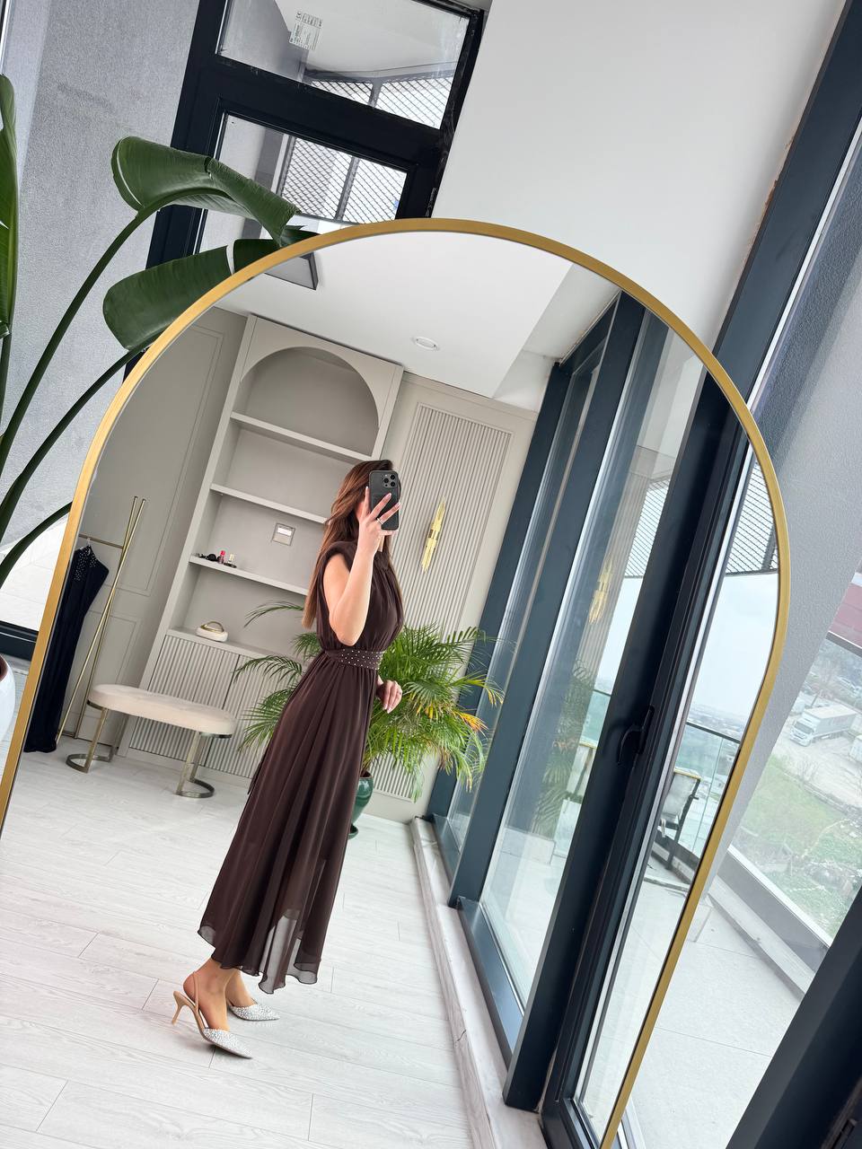 Kahverengi%20Taşlı%20Kuşak%20Detaylı%20Astarlı%20Şifon%20Elbise