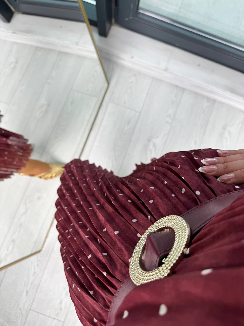 Bordo%20Puantiye%20Desenli%20Kemerli%20Şifon%20Elbise