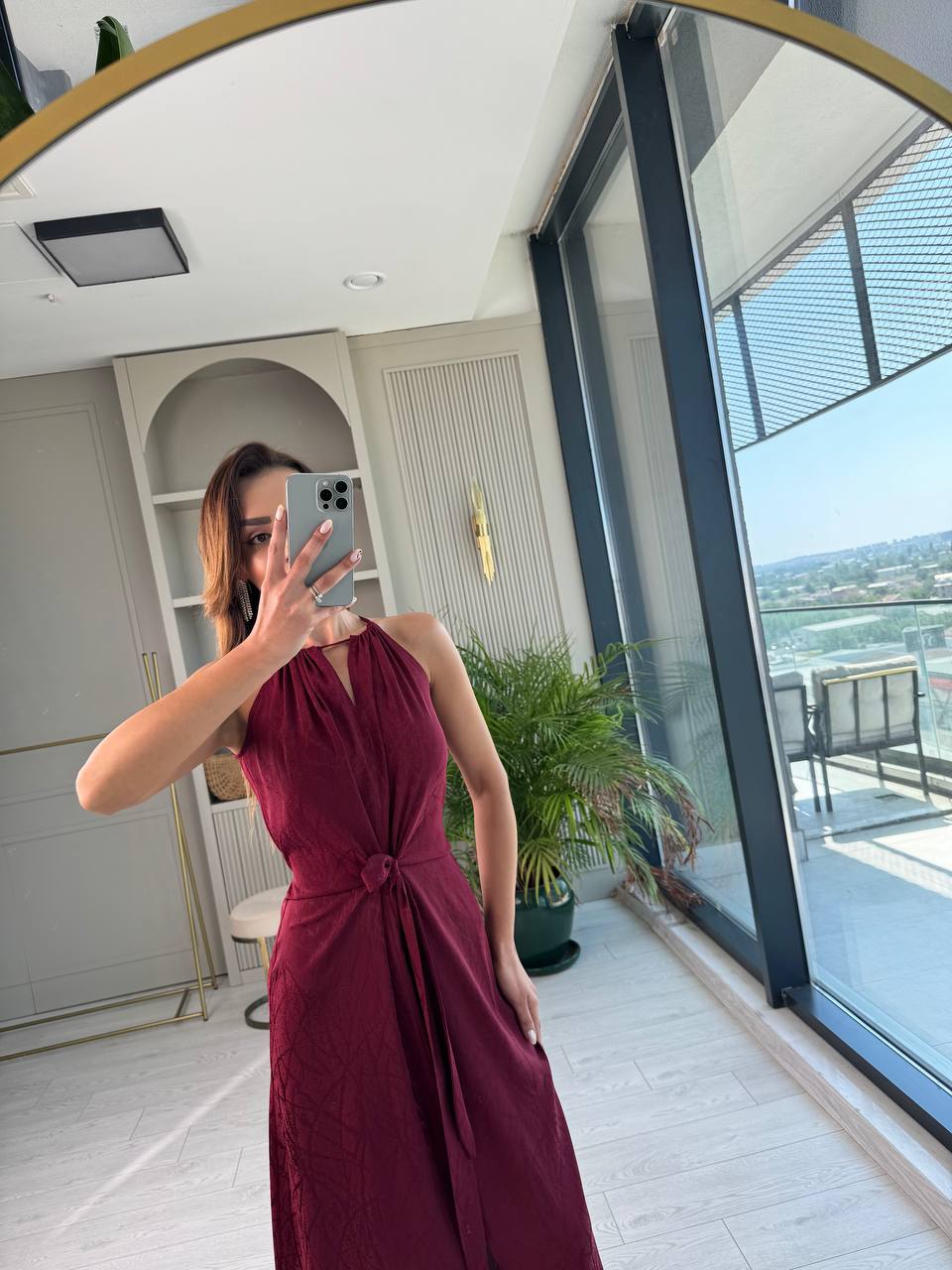 Bordo%20Desenli%20Bağlama%20Detaylı%20Halter%20Yaka%20Pamuk%20Saten%20Elbise