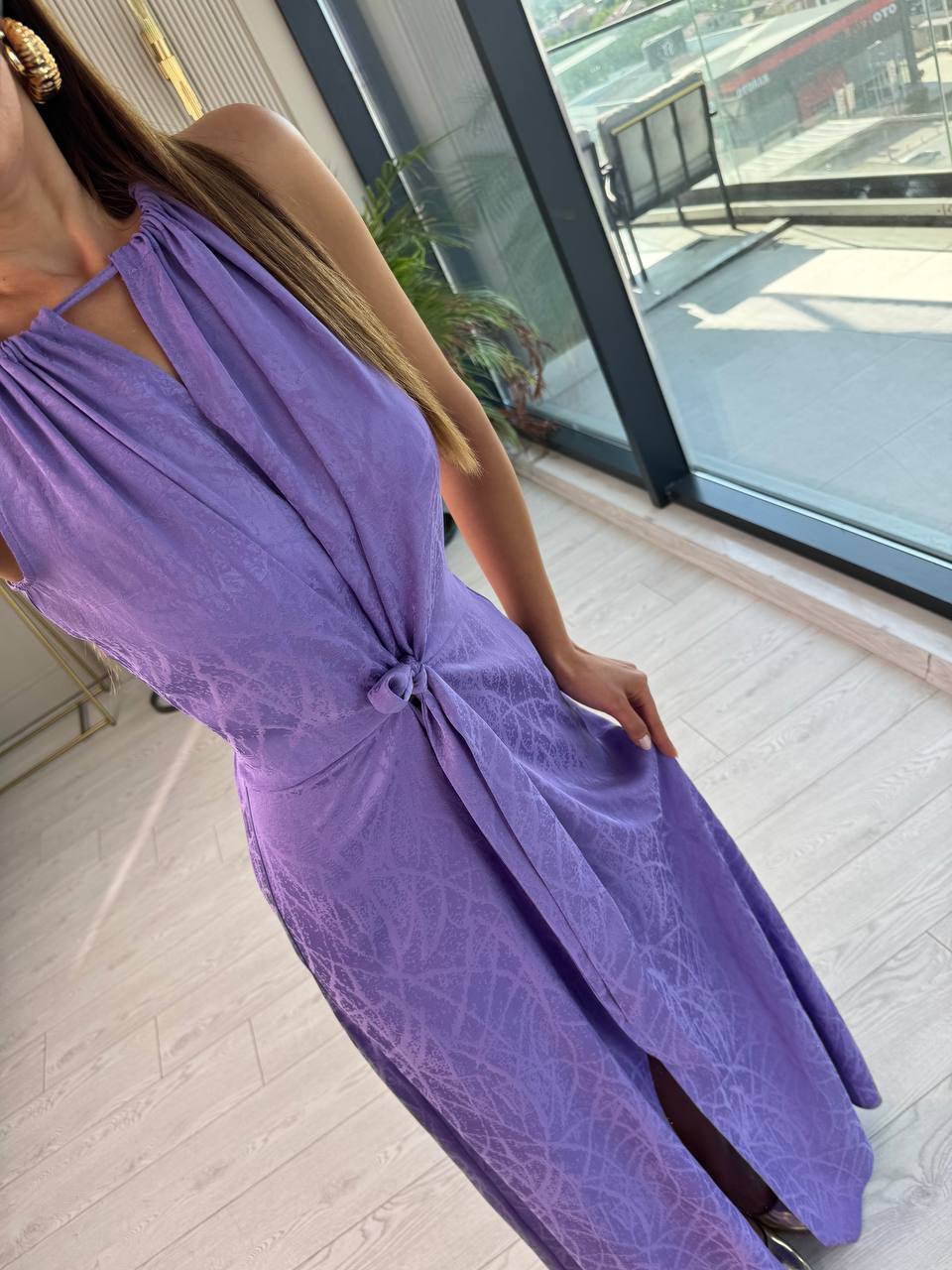Lila%20Desenli%20Bağlama%20Detaylı%20Halter%20Yaka%20Pamuk%20Saten%20Elbise