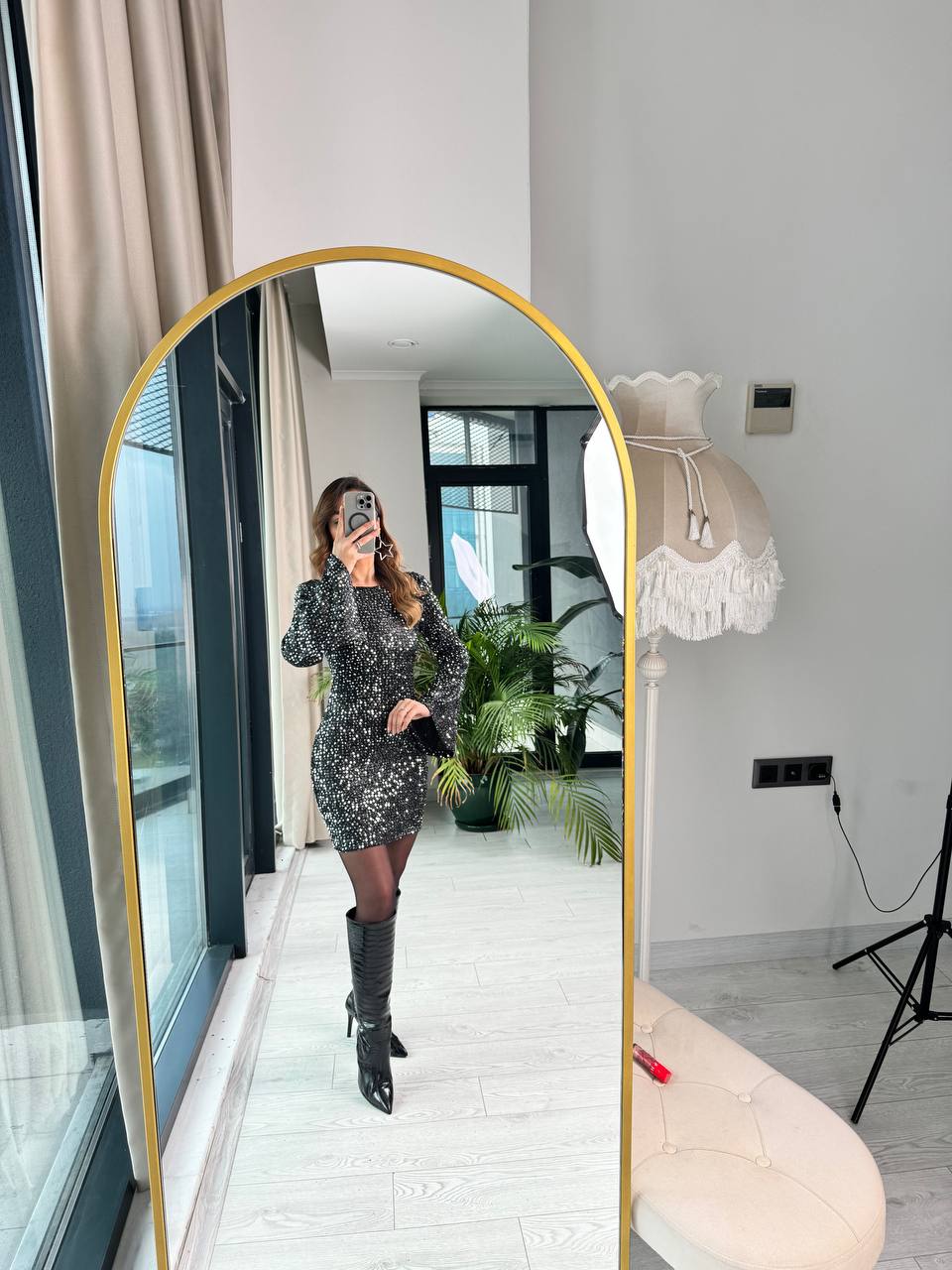 Tasarım%20Siyah%20Gri%20Payetli%20Astarlı%20Kol%20Ve%20Sırt%20Detay%20Elbise