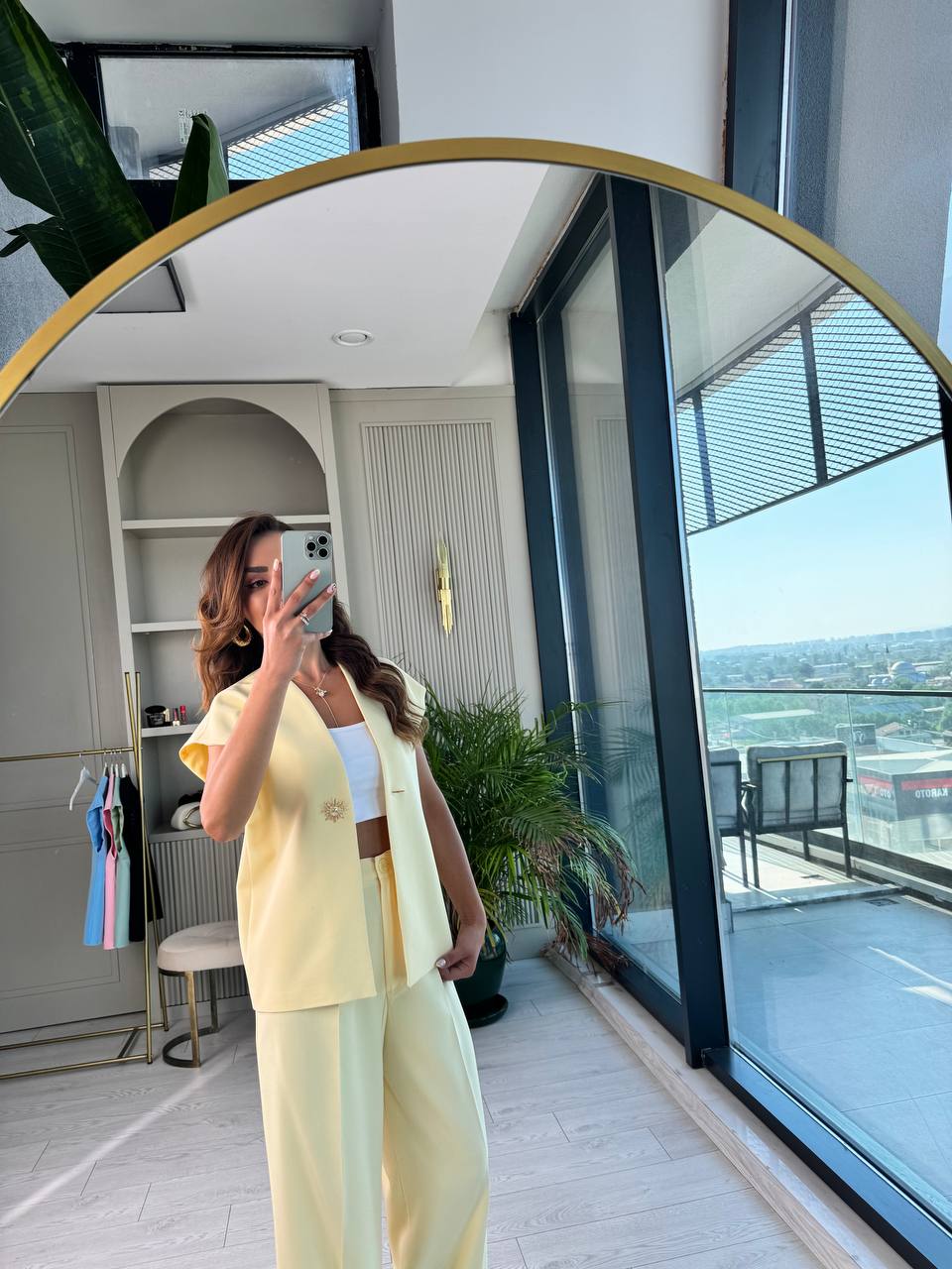 Sarı%20Gold%20Güneş%20Düğmeli%20Atlas%20Kumaş%20Pantolon%20Yelek%20Takım