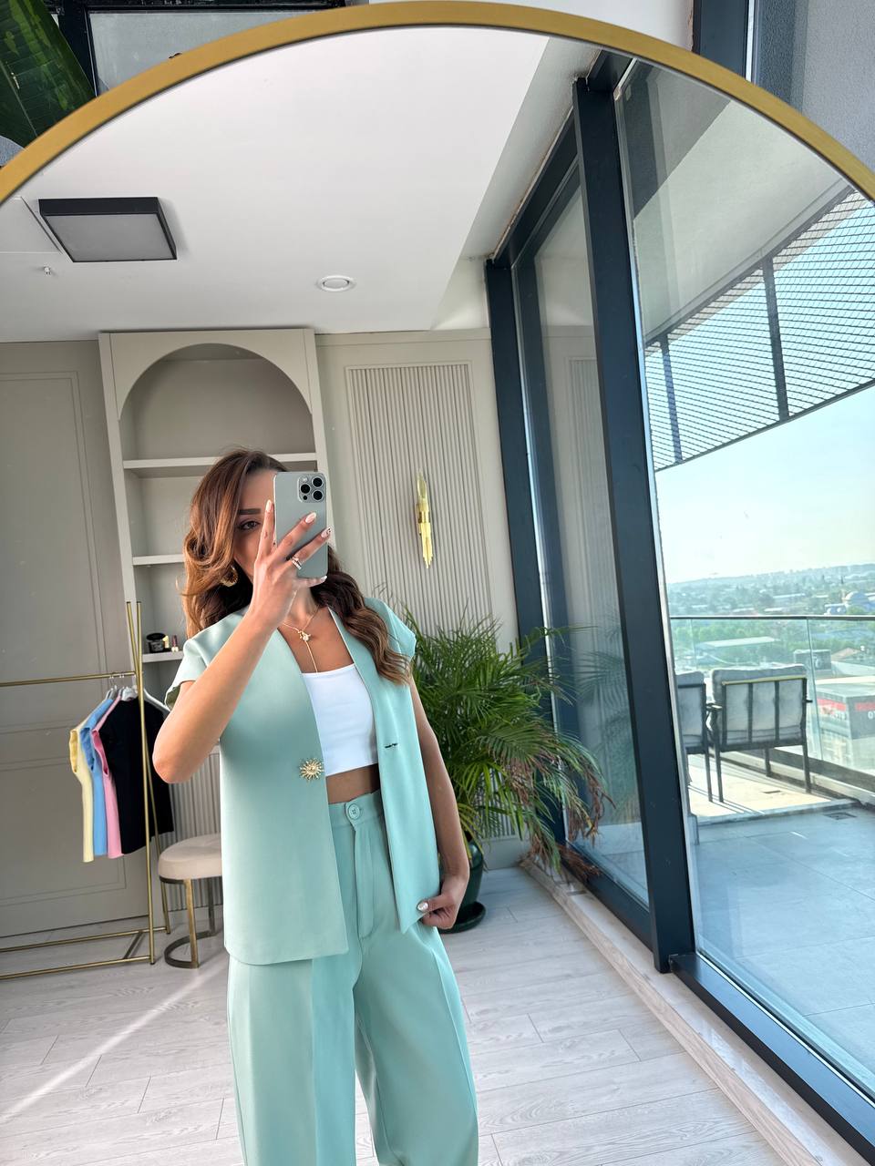 Mint%20Gold%20Güneş%20Düğmeli%20Atlas%20Kumaş%20Pantolon%20Yelek%20Takım