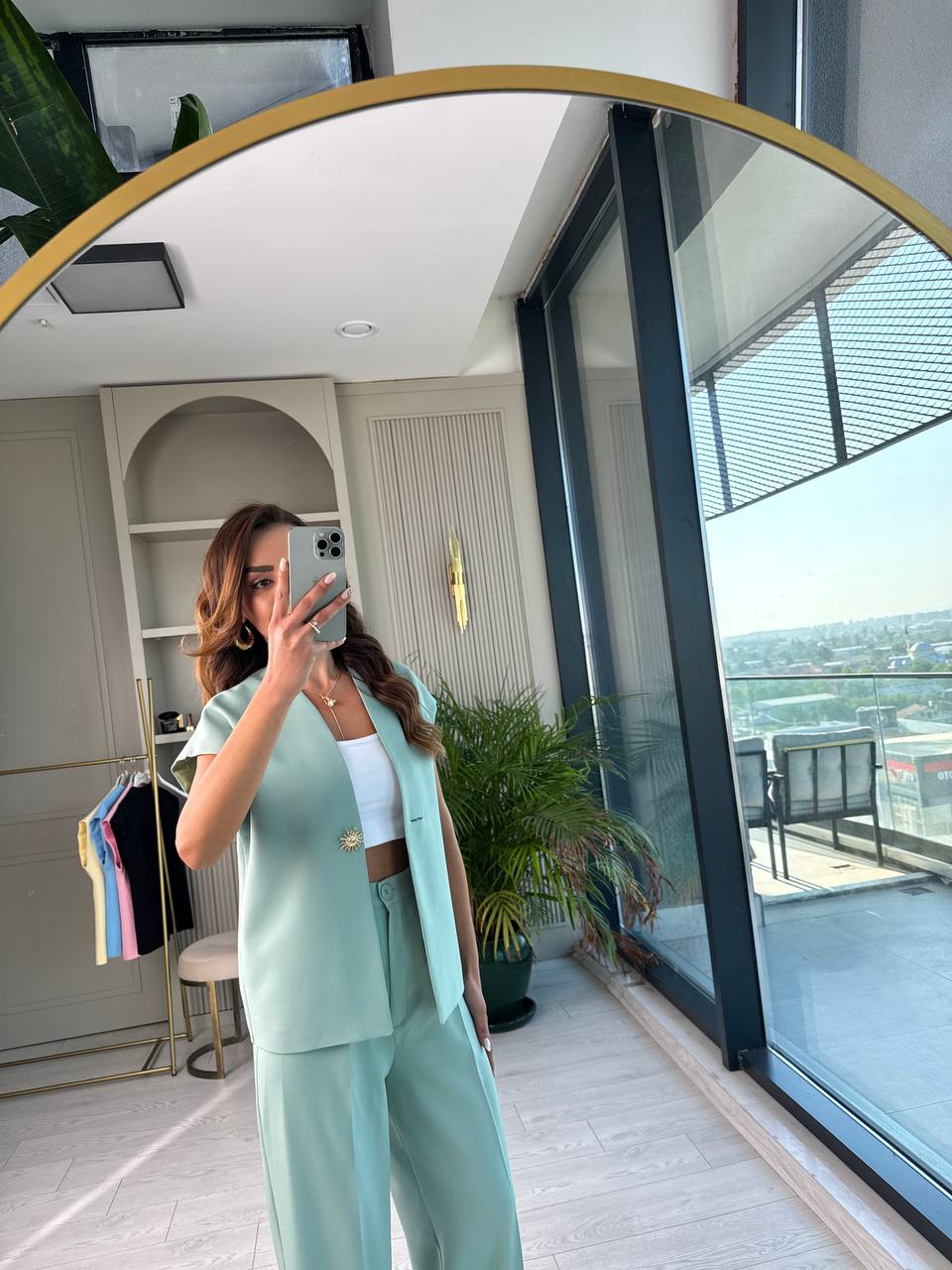 Mint%20Gold%20Güneş%20Düğmeli%20Atlas%20Kumaş%20Pantolon%20Yelek%20Takım