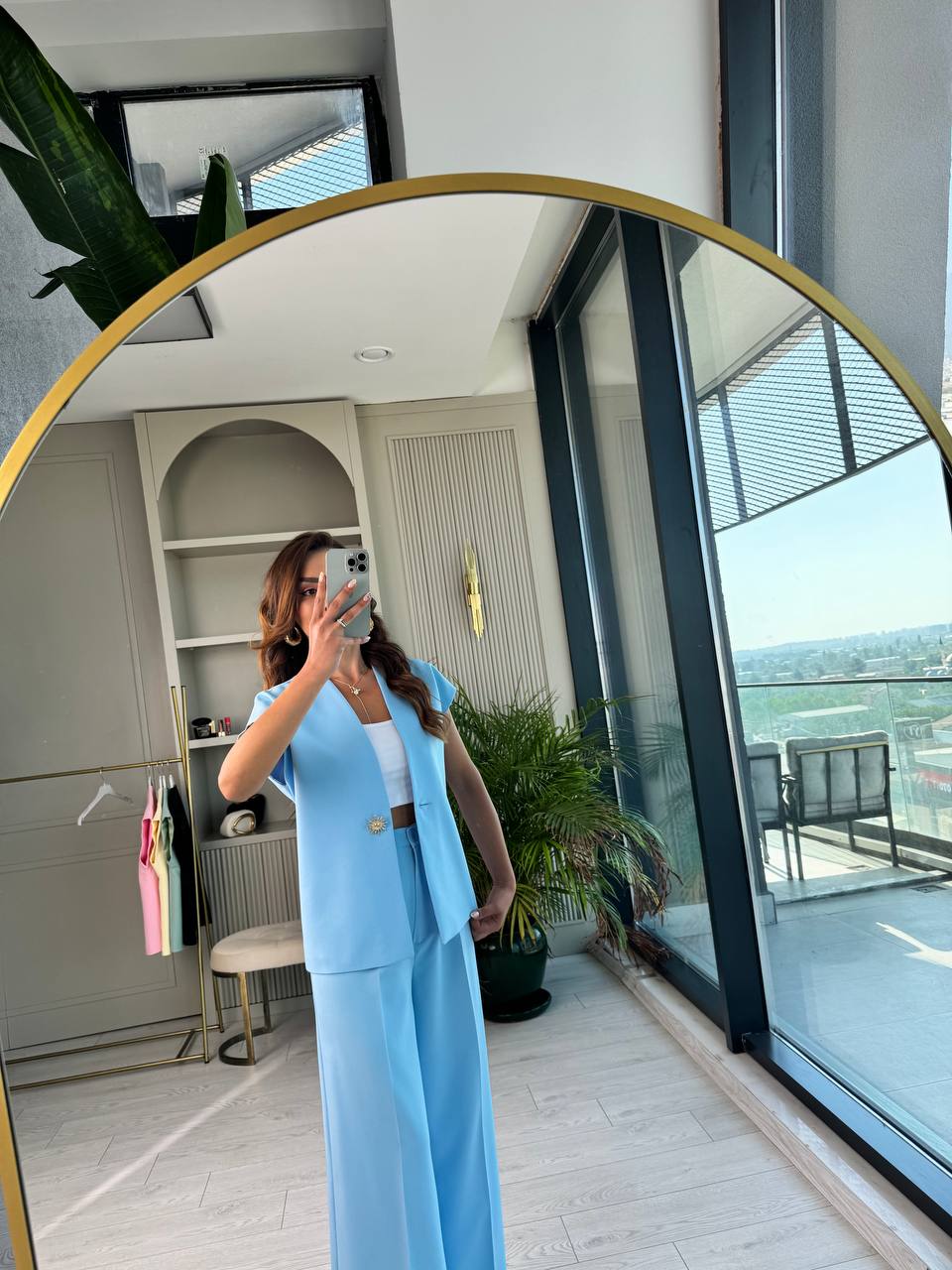 Mavi%20Gold%20Güneş%20Düğmeli%20Atlas%20Kumaş%20Pantolon%20Yelek%20Takım