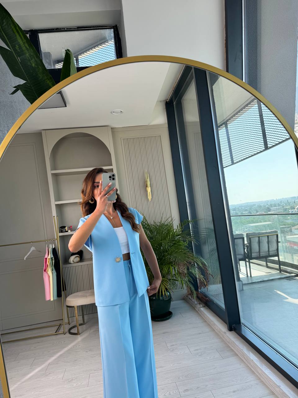 Mavi%20Gold%20Güneş%20Düğmeli%20Atlas%20Kumaş%20Pantolon%20Yelek%20Takım