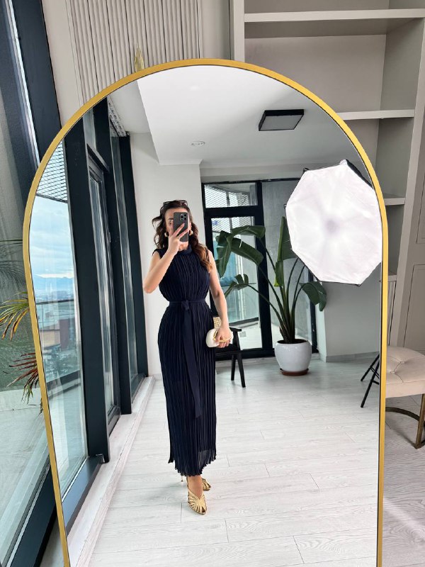 Lacivert%20İnce%20Piliseli%20Astarlı%20Şifon%20Elbise