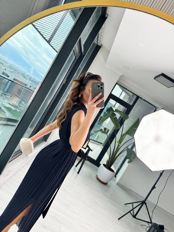 Lacivert%20İnce%20Piliseli%20Astarlı%20Şifon%20Elbise