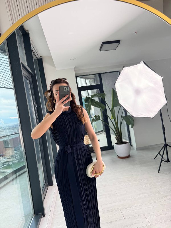 Lacivert%20İnce%20Piliseli%20Astarlı%20Şifon%20Elbise