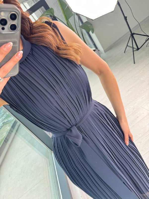Lacivert%20İnce%20Piliseli%20Astarlı%20Şifon%20Elbise