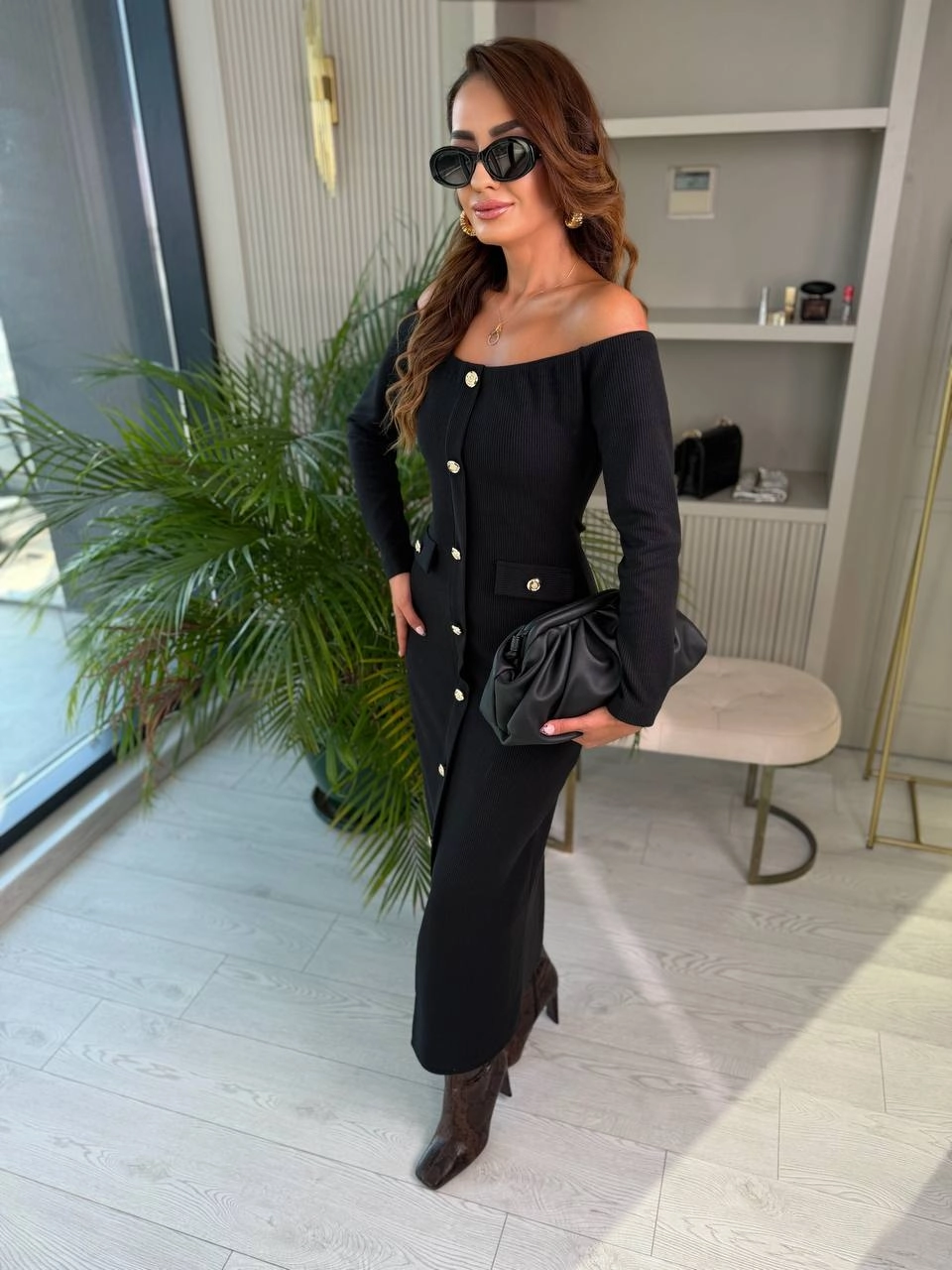 Siyah%20Kayık%20Yaka%20Düğme%20Detaylı%20Fitilli%20Çelik%20Kumaş%20Kalem%20Elbise