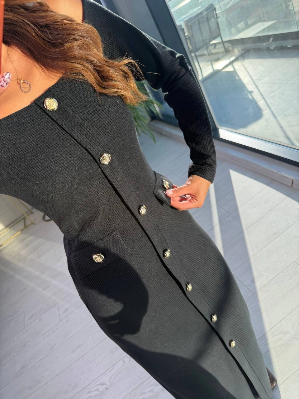 Siyah%20Kayık%20Yaka%20Düğme%20Detaylı%20Fitilli%20Çelik%20Kumaş%20Kalem%20Elbise