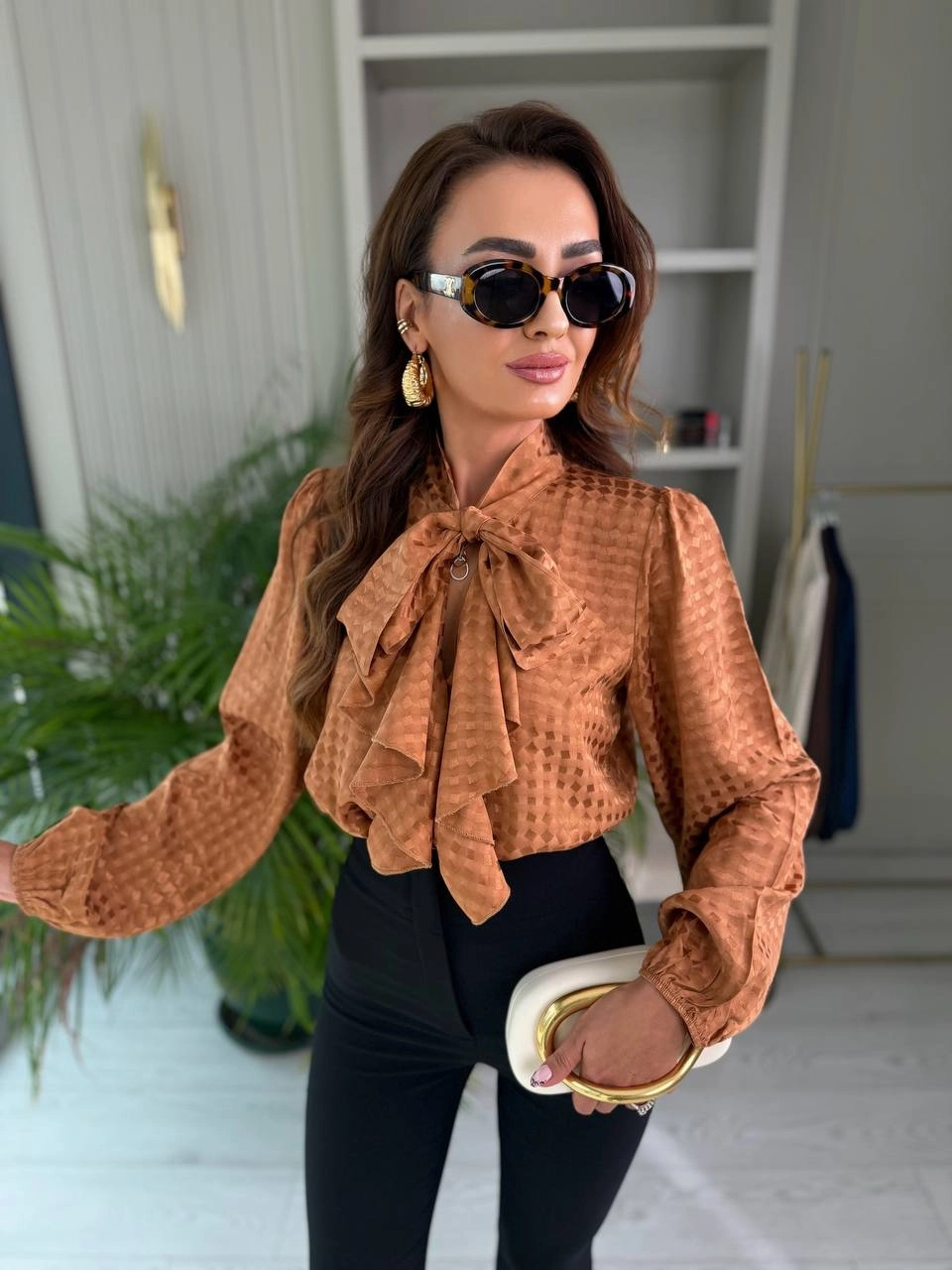Camel%20Pamuklu%20Saten%20Boyun%20Bağlamalı%20Desenli%20Bluz