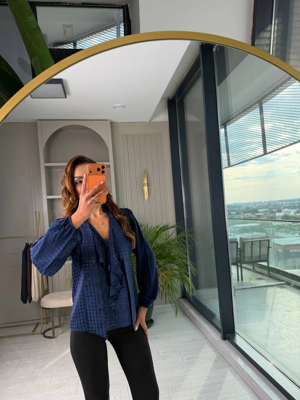 Lacivert%20Pamuklu%20Saten%20Boyun%20Bağlamalı%20Desenli%20Bluz