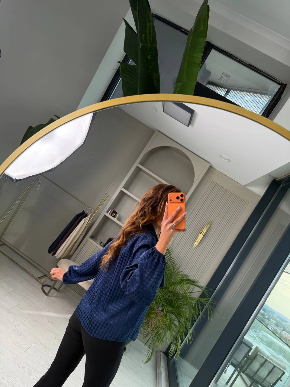 Lacivert%20Pamuklu%20Saten%20Boyun%20Bağlamalı%20Desenli%20Bluz