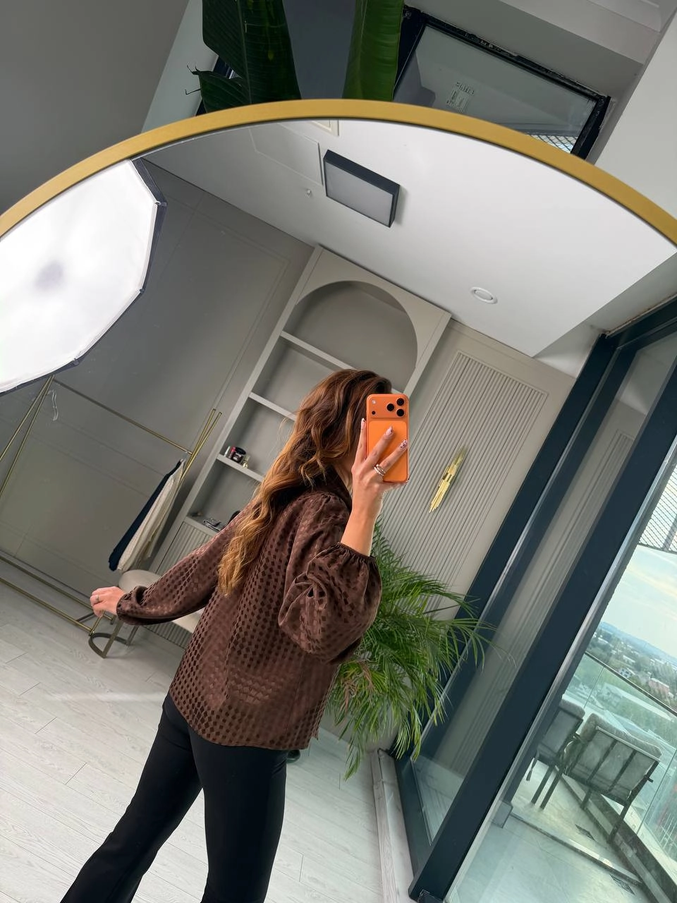 Kahverengi%20Pamuklu%20Saten%20Boyun%20Bağlamalı%20Desenli%20Bluz