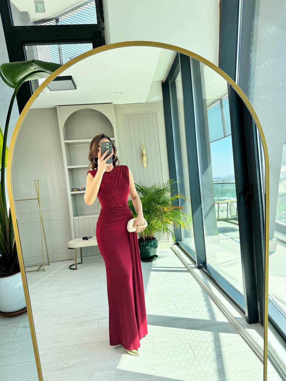 Bordo%20Tasarım%20Omuz%20Düğmeli%20Drape%20Detay%20Likralı%20Cendy%20Kumaş%20Elbise