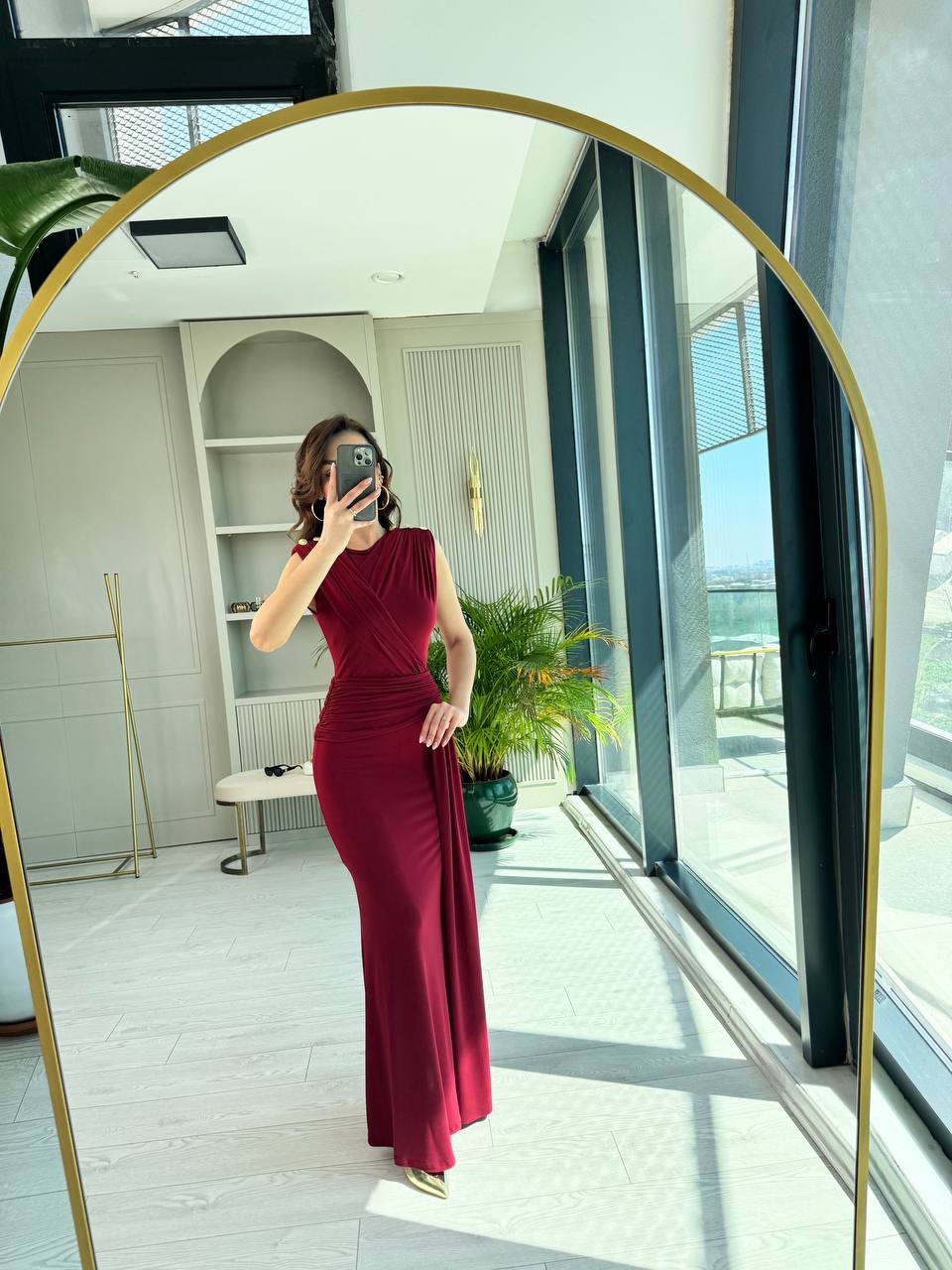Bordo%20Tasarım%20Omuz%20Düğmeli%20Drape%20Detay%20Likralı%20Cendy%20Kumaş%20Elbise